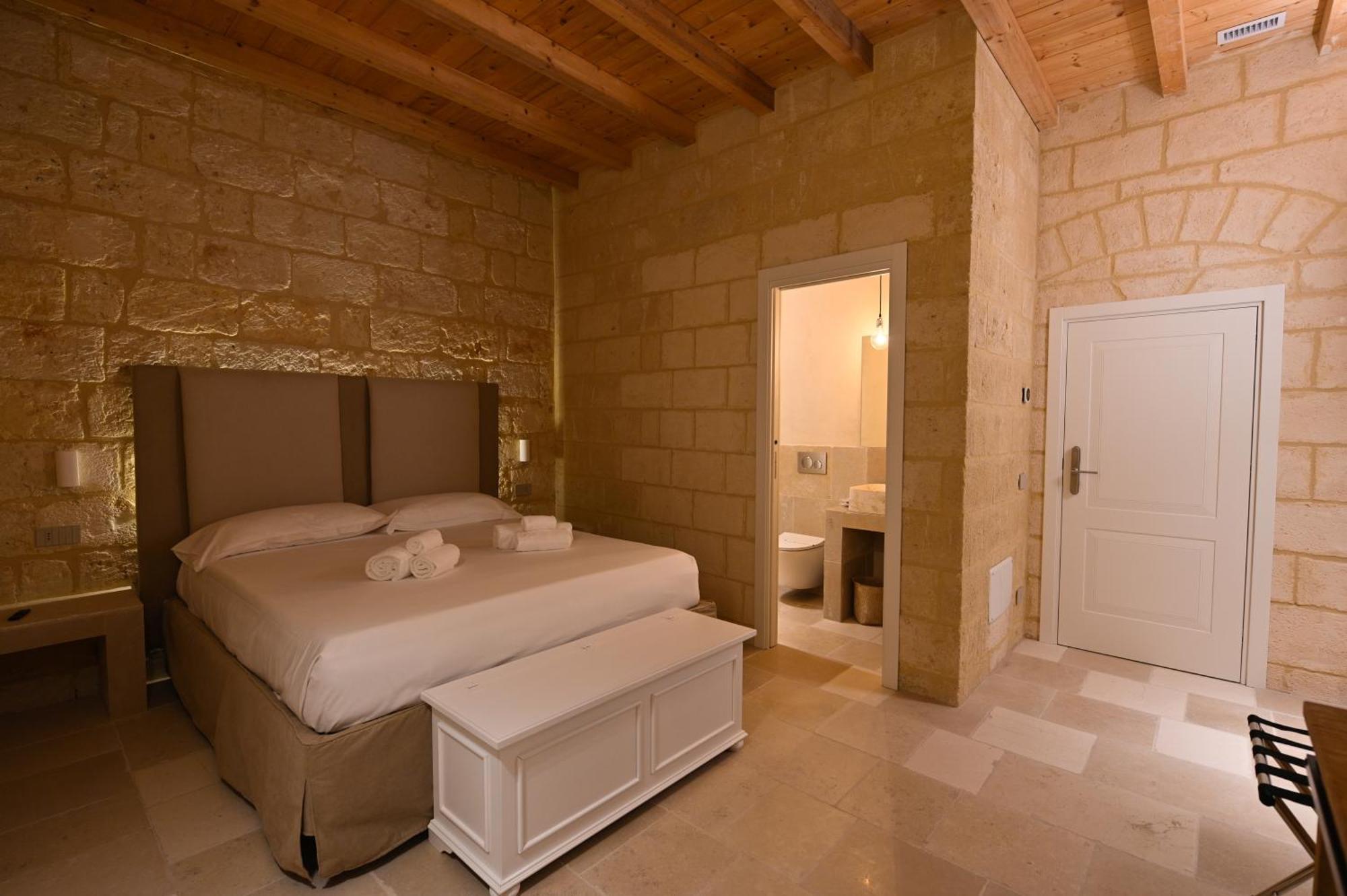 Bed and Breakfast Palazzo Momi Бари Экстерьер фото